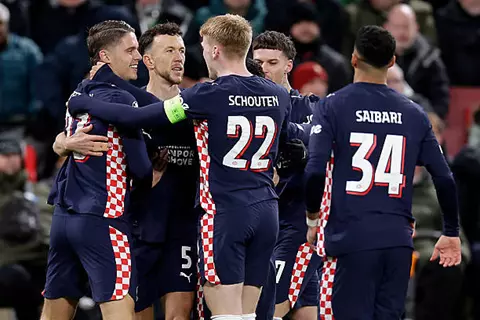 "الهداف العجوز".. بيريسيتش يسجل رقمًا قياسيًا مع أيندهوفن في دوري أبطال أوروبا